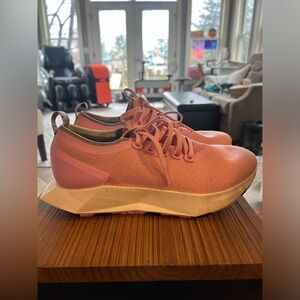 Allbirds Women Size 9. Wool Mizzles.  Color Pink.  Never worn.